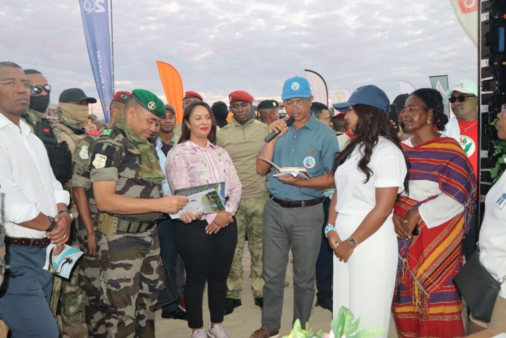 Passage du Président de la Refondation de la République de Madagascar au stand FAPBM lors de la cérémonie d’ouverture de la célébration JIB-JME-JMDS à Morondava, 2026