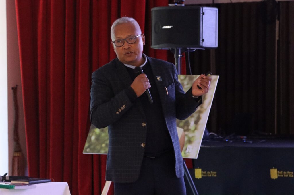 Présentation de la plateforme MIS par Mr Serge RATSIRAHONANA, ancien Chef de département MEAL de la FAPBM, lors de la Réunion annuelle des contributeurs 2026